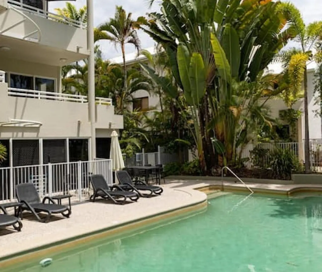 Beachluxe Sunseeker, Sublime Tropical Apartment Port Douglas